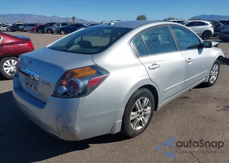 2010 Nissan Altima 2.5 S z USA, uszkodzony, nr VIN 1N4AL2AP8AN426919